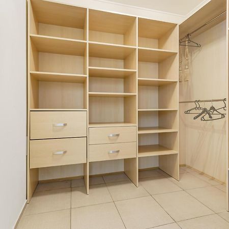Deribasivska Cozy 4-Room Apartment Odesa Exterior photo