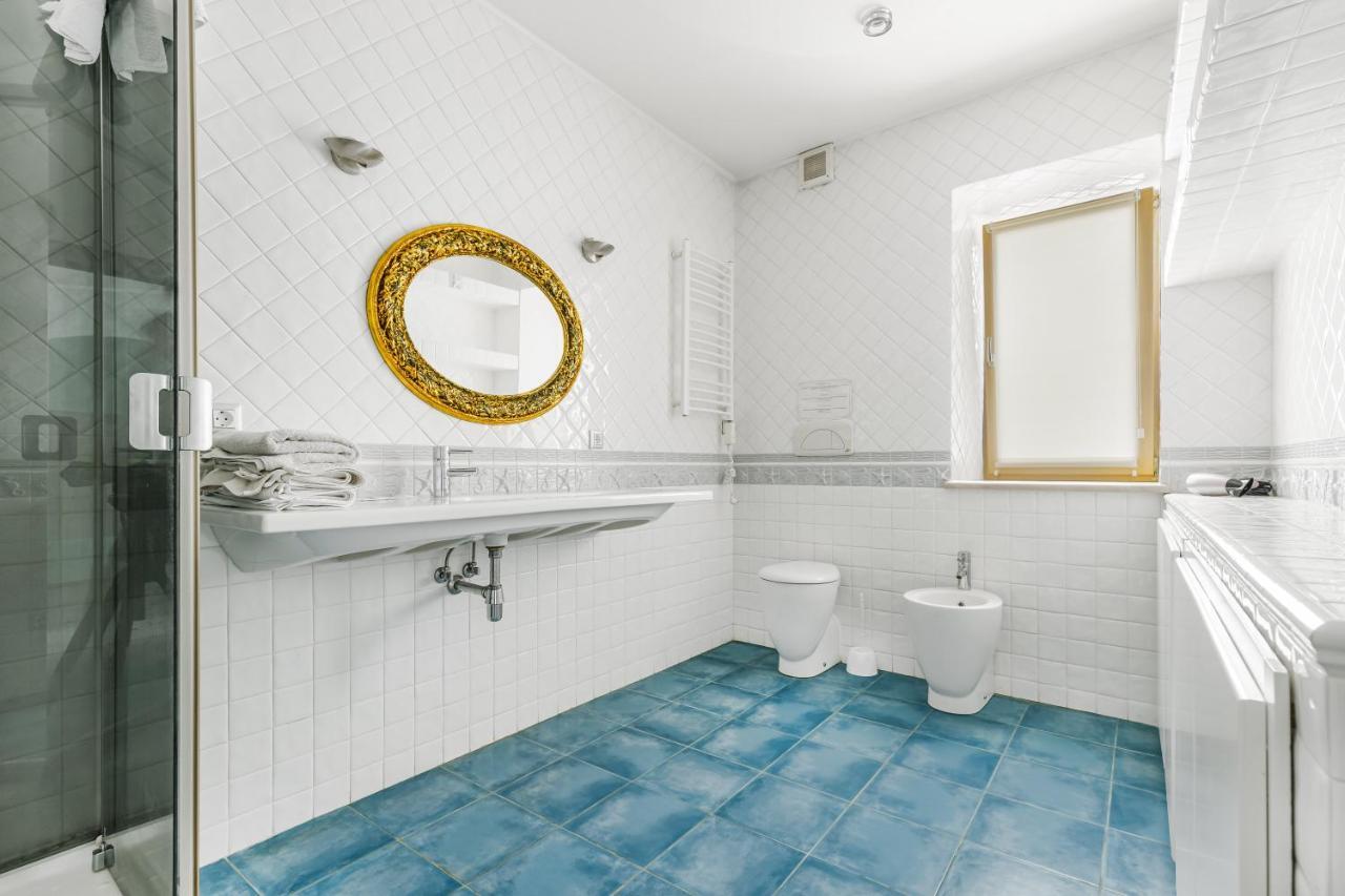 Deribasivska Cozy 4-Room Apartment Odesa Exterior photo