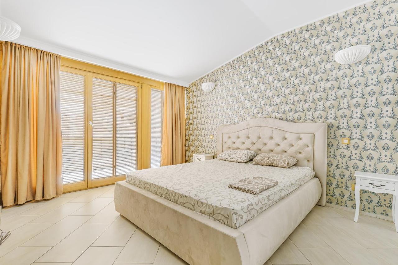 Deribasivska Cozy 4-Room Apartment Odesa Exterior photo