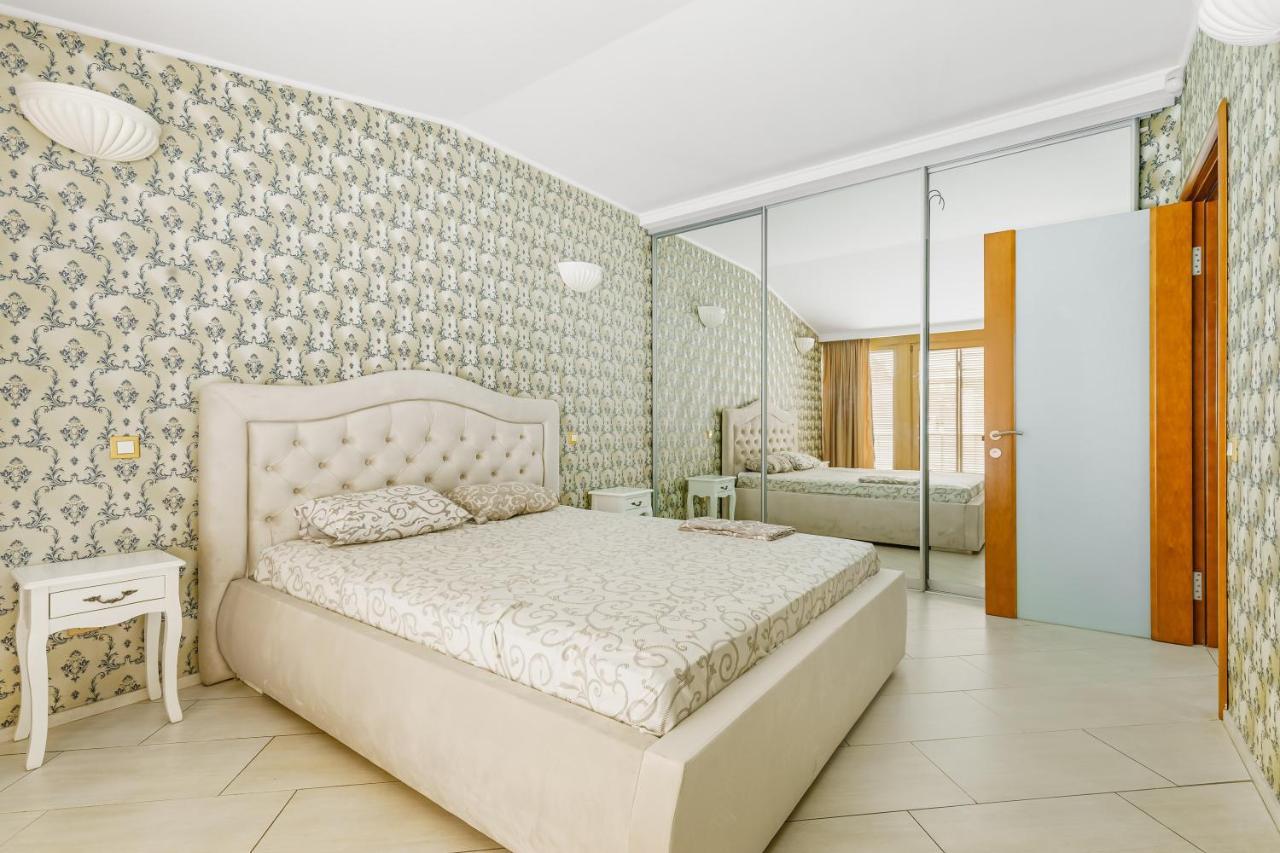 Deribasivska Cozy 4-Room Apartment Odesa Exterior photo