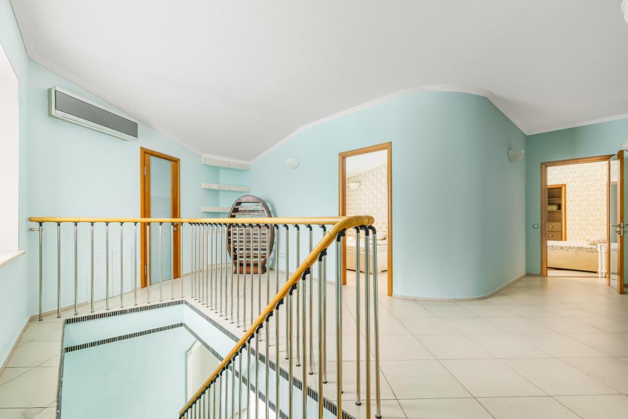 Deribasivska Cozy 4-Room Apartment Odesa Exterior photo