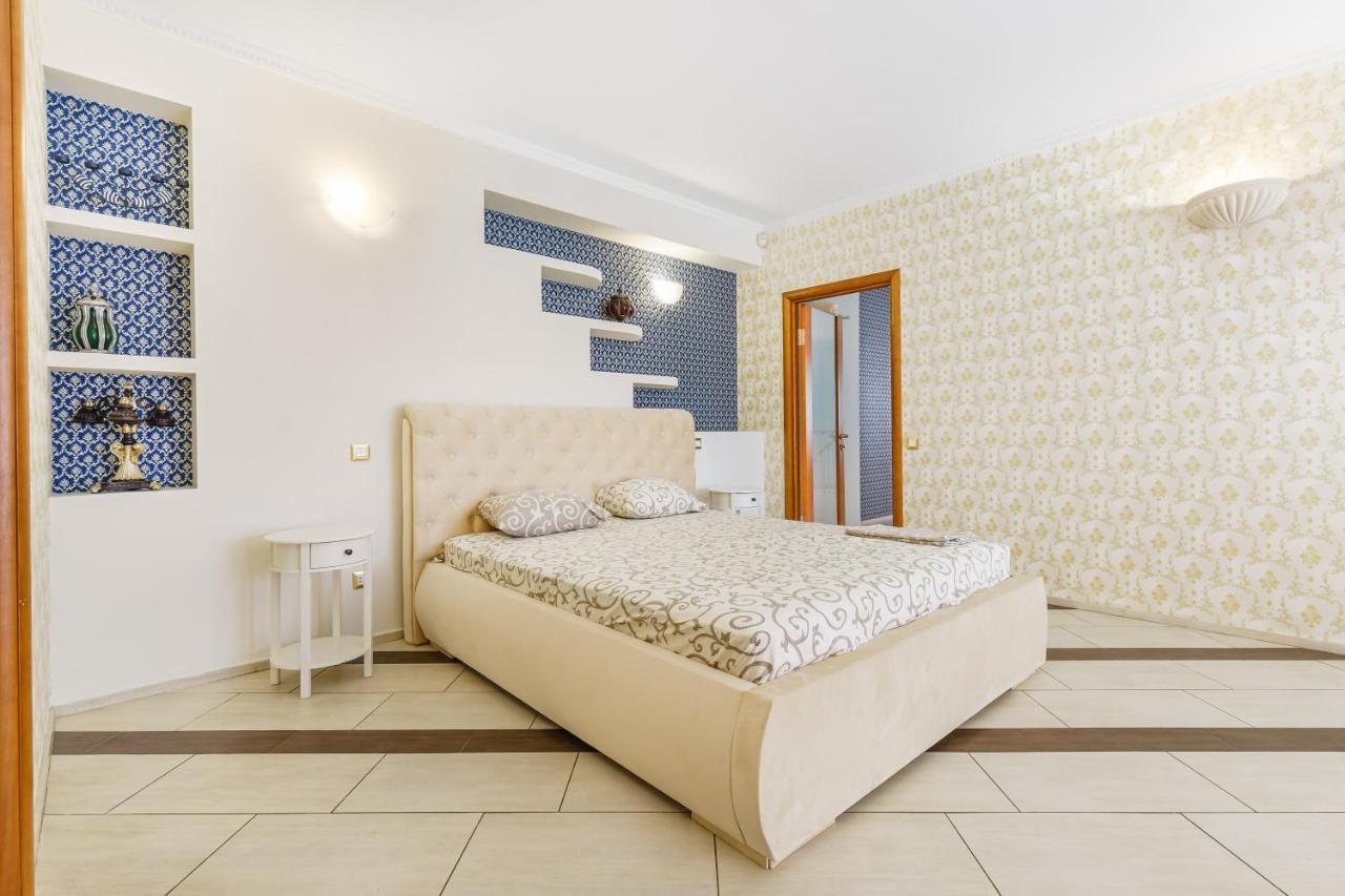 Deribasivska Cozy 4-Room Apartment Odesa Exterior photo